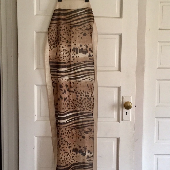 Carlisle animal print Scarf - Picture 3 of 4